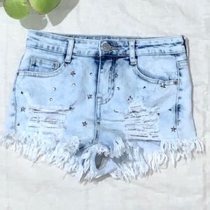 Acid Wash Jean Shorts w Studs